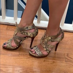 Stuart Weitzman DCGladly Magnetic Python Shoes 9 M